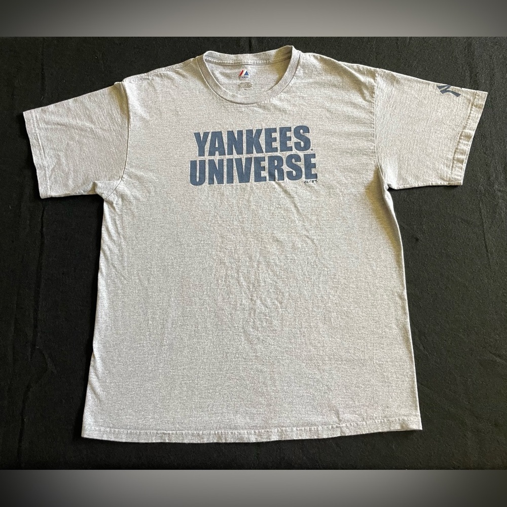 Majestic New York Yankees Universe T-Shirt Gray Men’s XL Baseball Tee